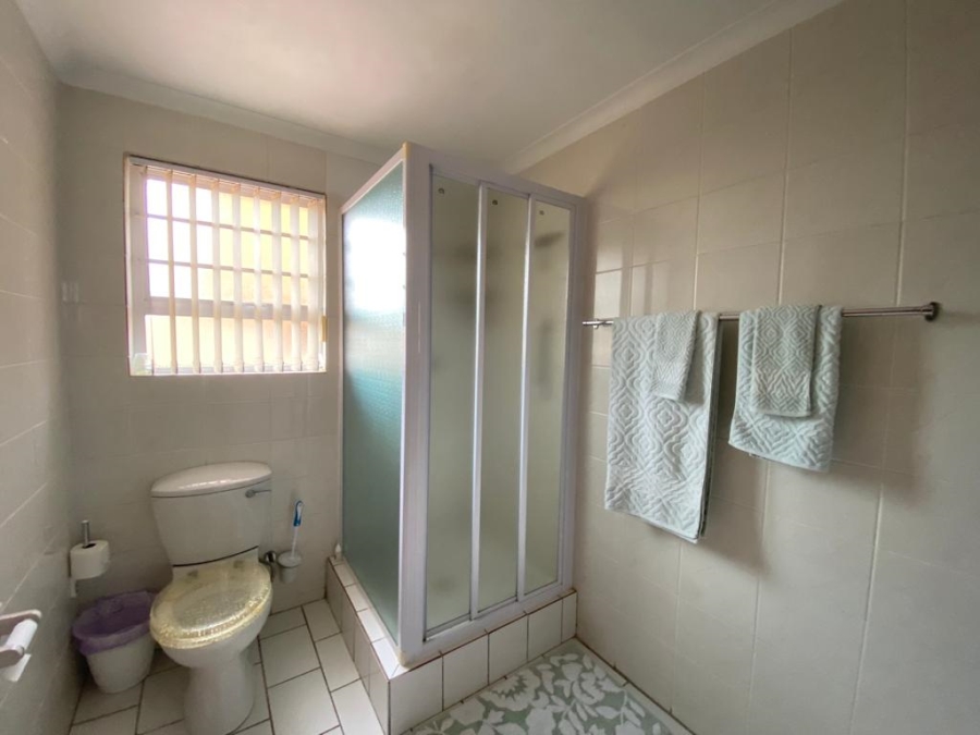 5 Bedroom Property for Sale in Sandbaai Western Cape